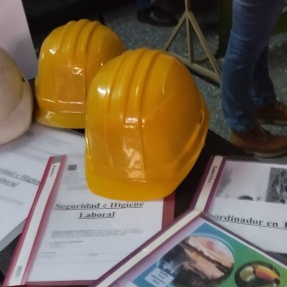 Participación en la Expoeducar Azul 2025