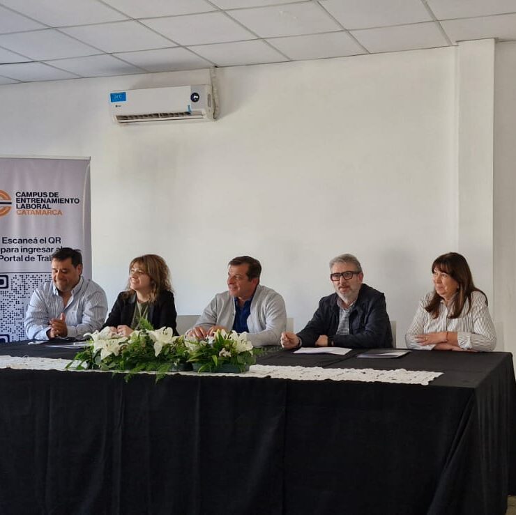 Firma de convenios con el Ministerio de Trabajo de Catamarca Firma de convenios con el Ministerio de Trabajo de Catamarca