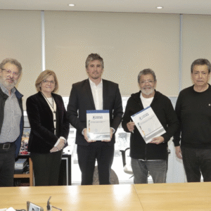 Firma de convenio con Vicuña Argentina